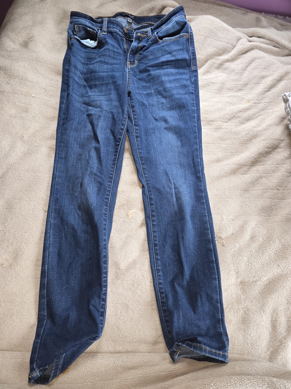Judy Blue Mid-Rise Straight Leg Jeans in Dark Blue